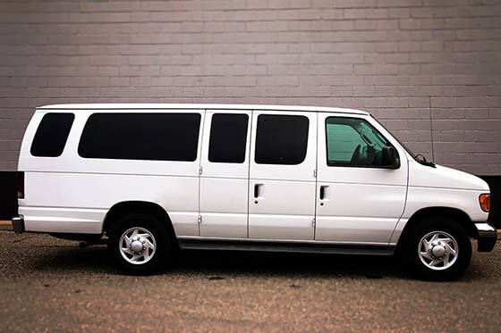 10 passenger van exterior